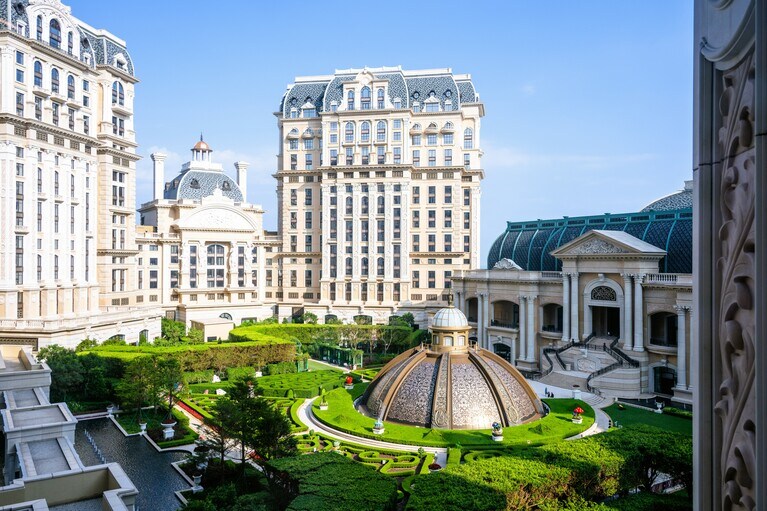 都市の喧噪をすっかり忘れて過ごせる庭園「ジャルディン・セクレト」。