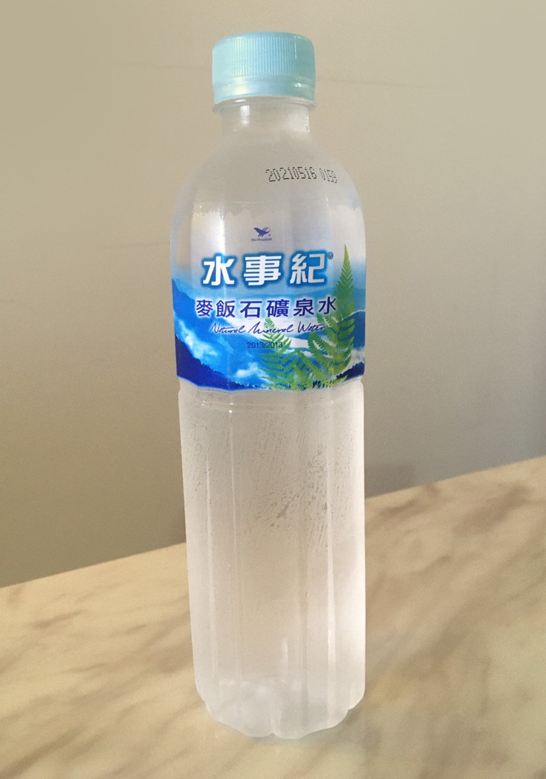麥飯石礦泉水 20元 600ml。
