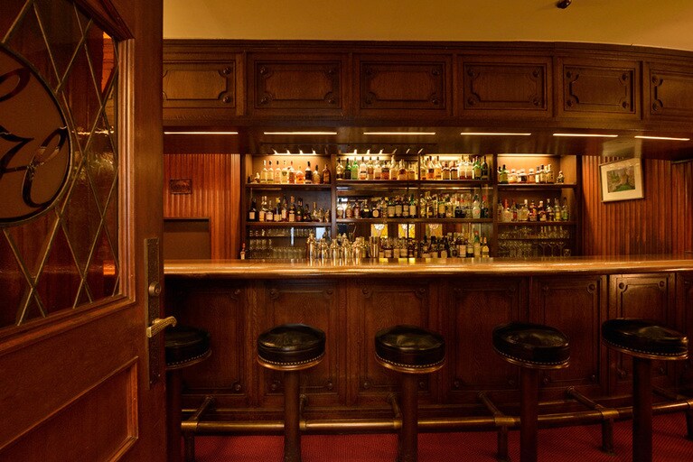 滞在中にはぜひ立ち寄ってみたい「バー ノンノン」。