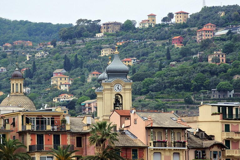 サンタ・マルゲリータ・リグーレの方がポルトフィーノよりも規模が大きく、手ごろなホテルも。