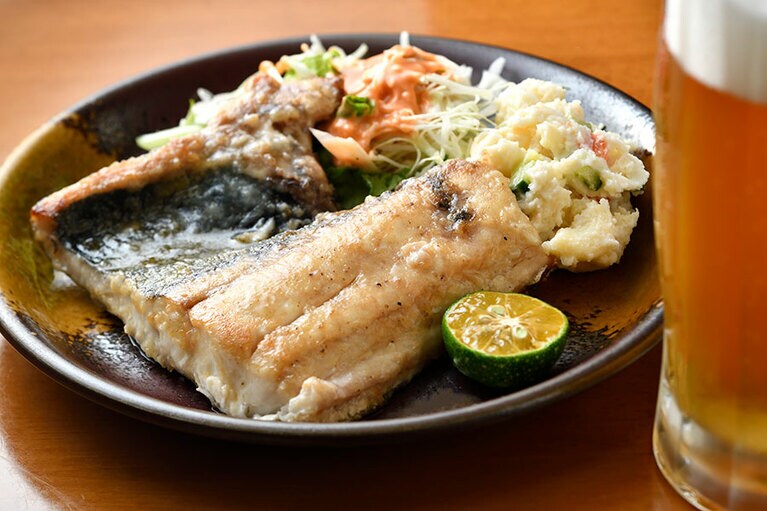 ナワキリバター焼き 1,000円、生ビール 500円。