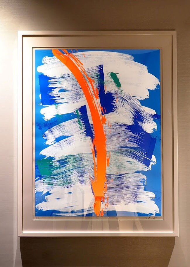 白髪一雄さんの〈駿AP〉をはじめ、関西発祥である “具体美術” の作品も展示。