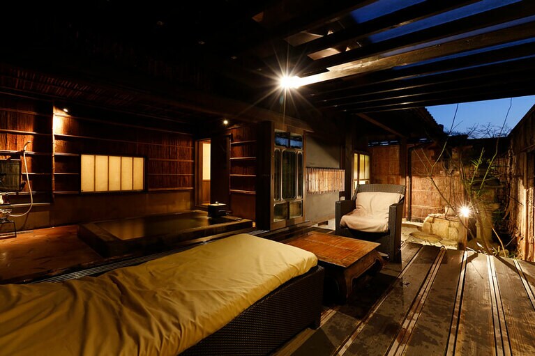 湯宿 草菴［島根／出雲 湯の川温泉］「古民家離れの宿」の客室「天保」。