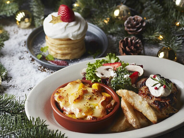 ～中野店から贈るクリスマス～クリスマスプレート＆キャンドルパンケーキ 1,815円。