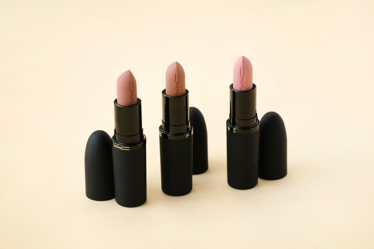 左から、人気1位のテイケン、人気2位のビッグプロモーション、人気3位のビー マイ ブライズメード。