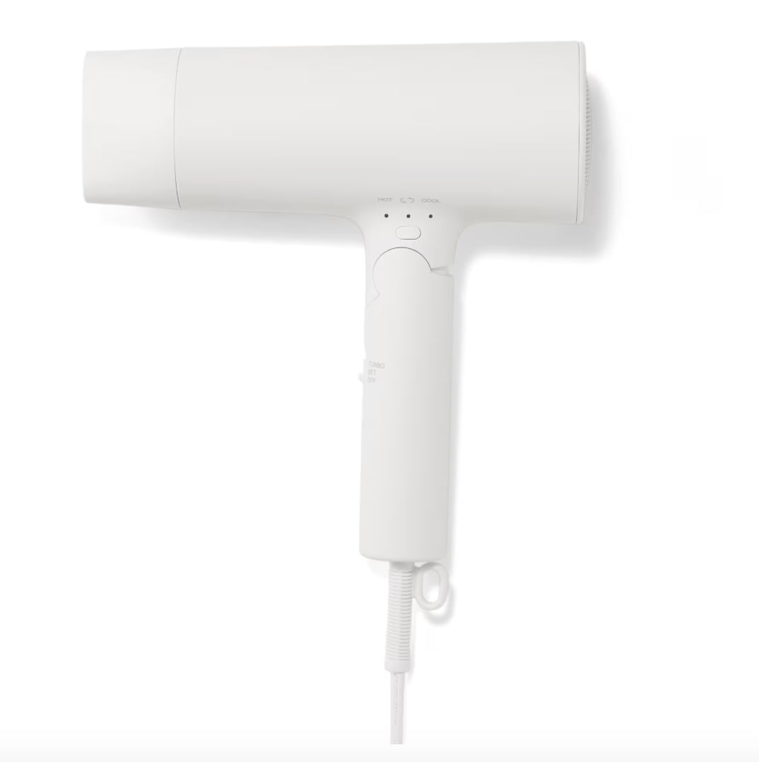大風量マイナスイオンドライヤー　温冷切換機能付き　4,990円。