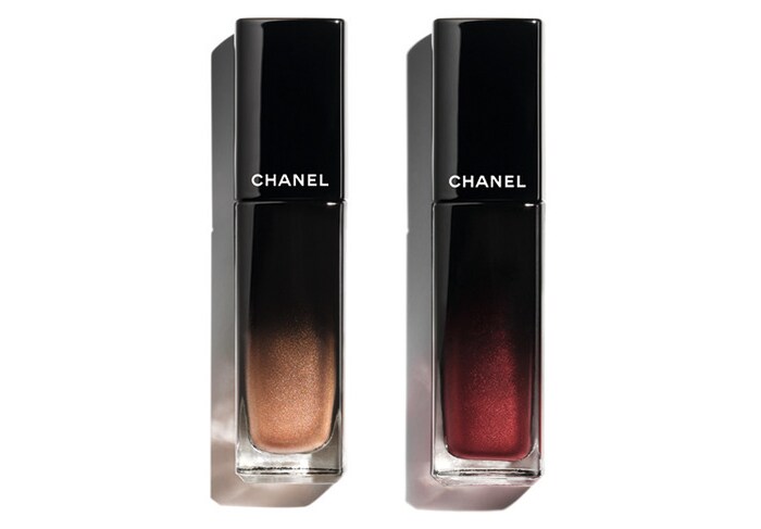 ルージュ アリュール ラック 各5,500円。左から：90、91。10月27日（金）数量限定発売。©︎CHANEL