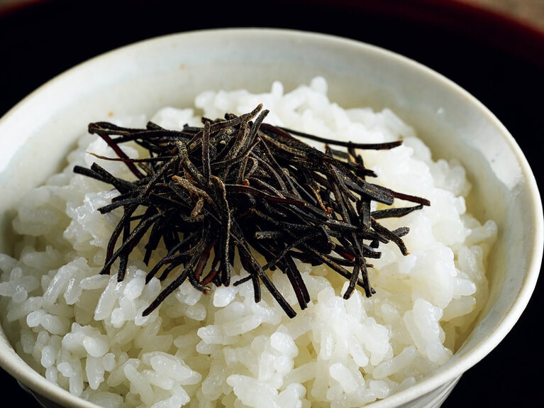 ブランド米：「福、笑い」（福島） 2kg 2,700円（福島県観光物産館売価）。
ご飯のおとも：「まつのはこんぶ」袋入り詰め合わせ 75g×2袋 4,320円／花錦戸