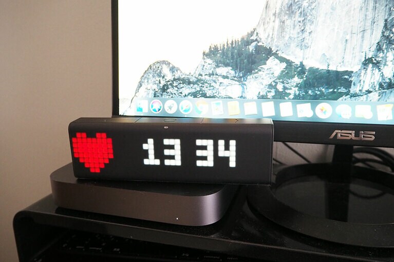 ふだんはPCモニターの前に置いています。