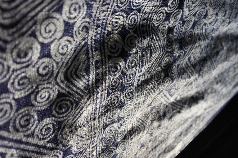 突然訪問したにもかかわらず、自分で染めた布を見せてくれるなど、歓待してくれた家族も。