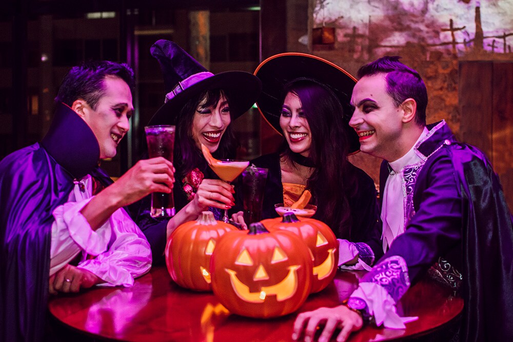 フォトジェニックな魔女たちとのパーティー「adeeウィッチズナイト」は、2018年10月26日(金)から10月31日(水)まで6日間限定のイベント(写真はイメージ)。