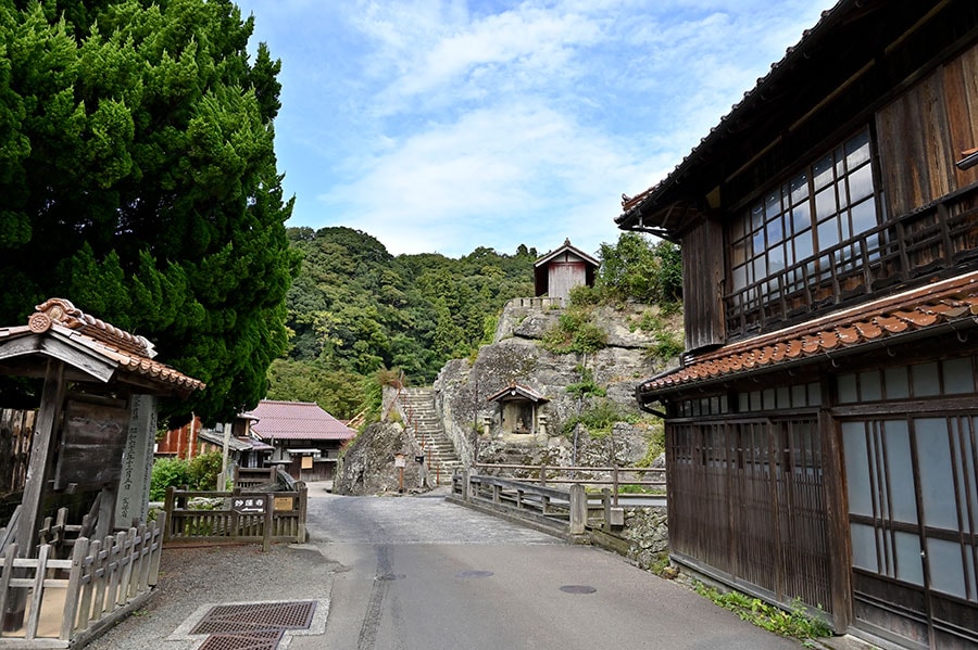 江戸時代の風情が奇跡のように受け継がれている石見銀山 大森の町並み。