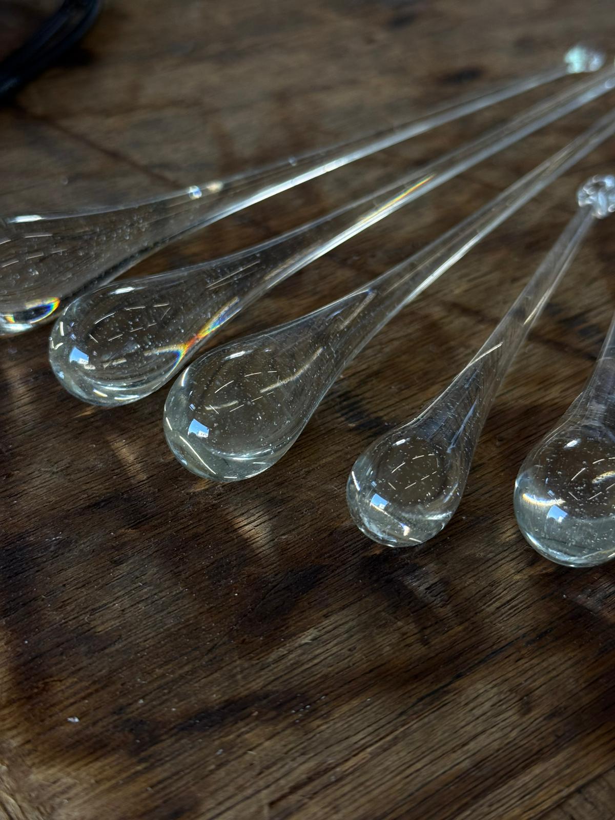 再生ガラスのオーナメント。