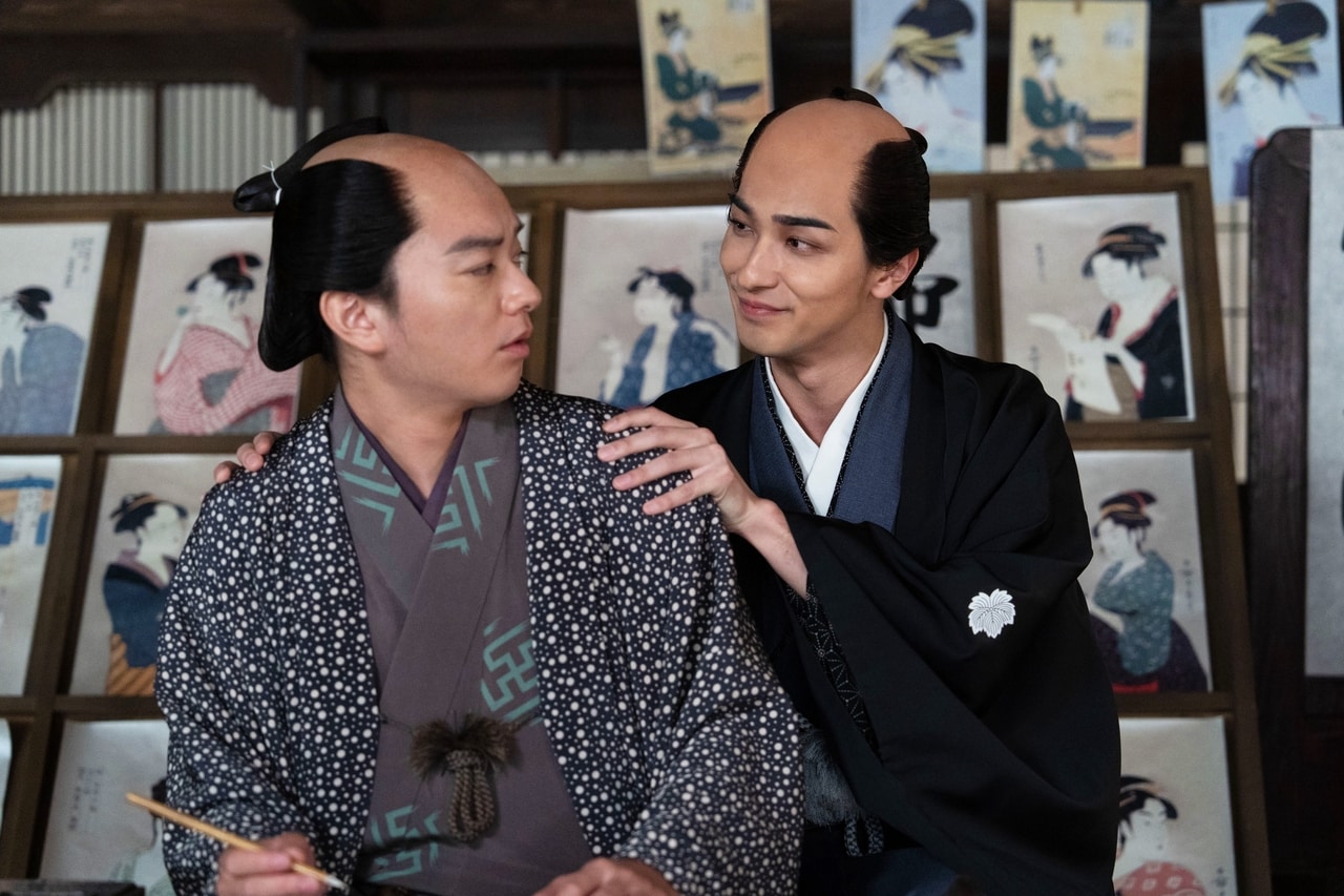 大河ドラマ『べらぼう～蔦重栄華乃夢噺～』第42回「招かれざる客」の場面カット。（C）NHK