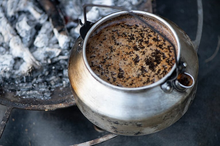 この状態では豆がお湯を吸い切っていない。