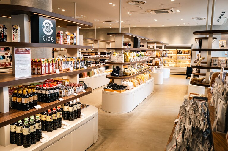 久原本家グループが扱うすべてのブランドが揃う「久原本家 ららぽーと福岡店」の店内。