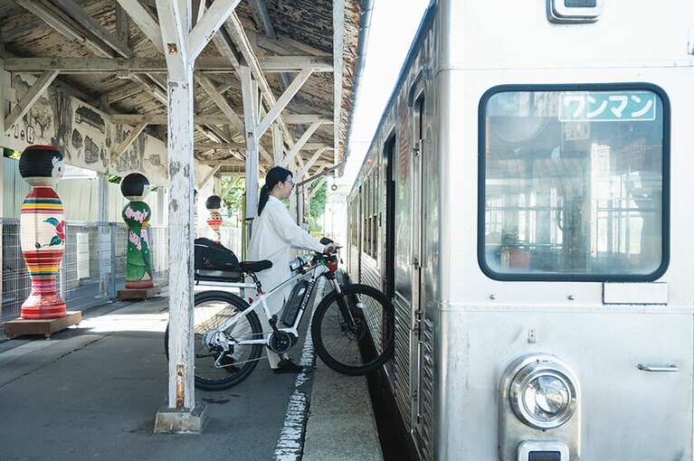 4月～11月の期間、大鰐線はサイクルトレインに。時間帯によって自転車持ち込みOKになる。