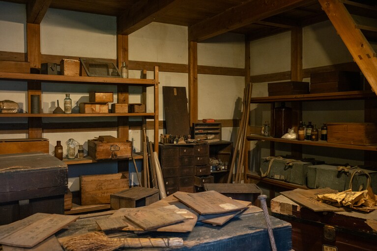 もともと田辺藩士の屋敷だったここには土蔵があり、熊楠は25000 点以上の資料を収納していた