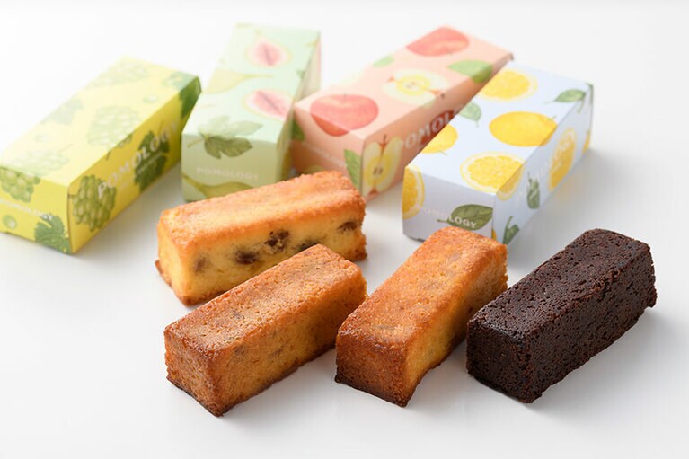 フルーツバー詰合せ 1,000円。左から：マスカットレーズン、ホワイトフィグ、リンゴメープル、晩柑ショコラ。