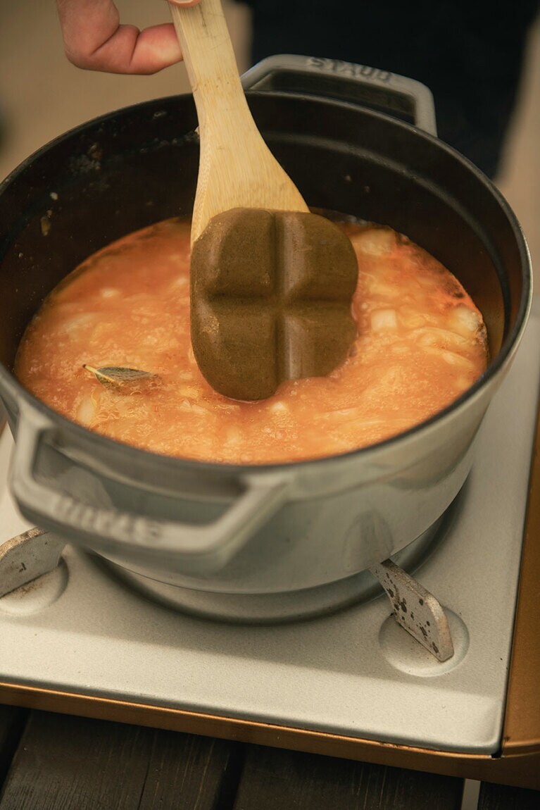 ルウを使えば、簡単においしいカレーが出来上がり。