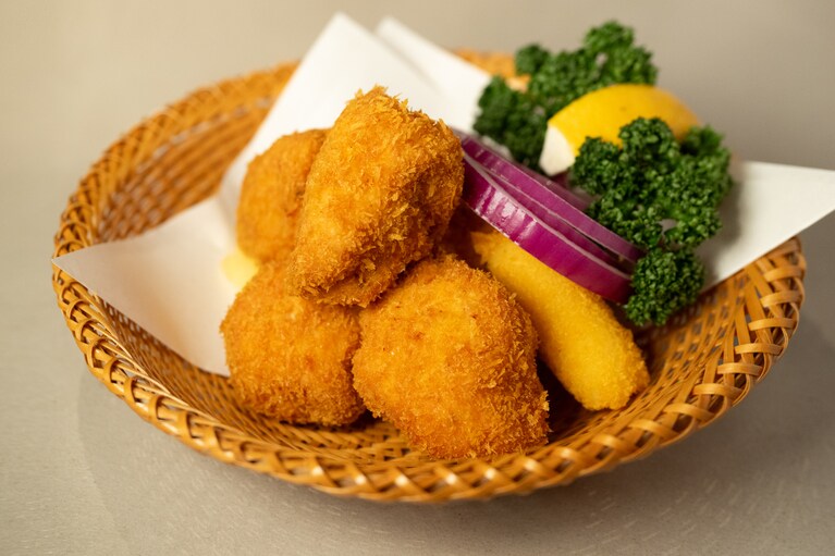 「元祖!!　世の中で一番美味しいと言われるチキンバスケット」。