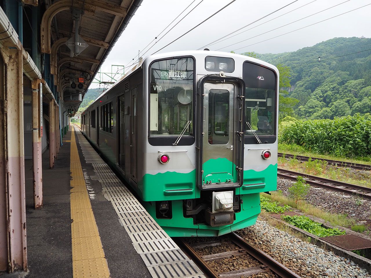 えちごトキめき鉄道で高田駅へ向かう