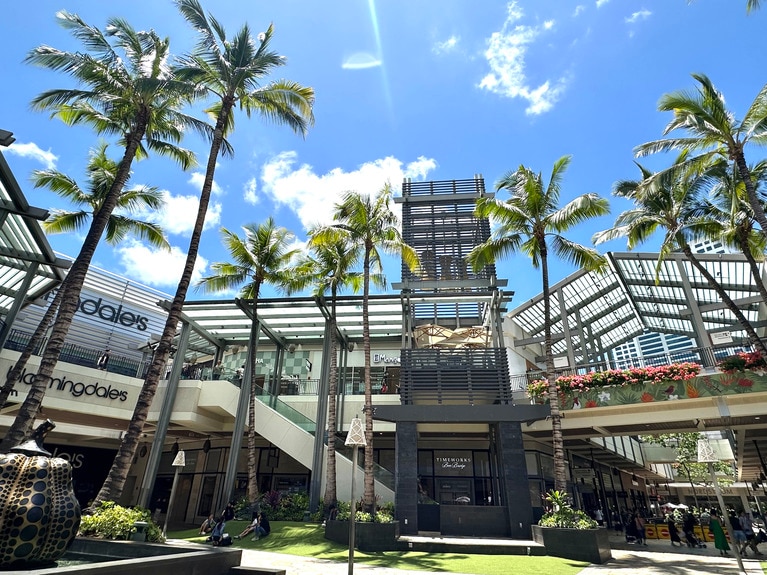 350店舗以上のお店が並ぶ世界最大級のショッピングセンター。