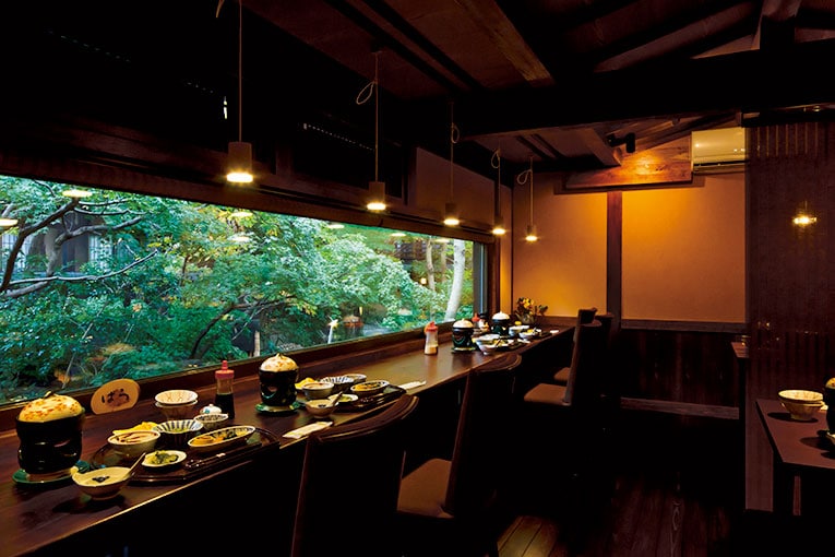 【黒川温泉 いこい旅館】掘りごたつタイプの食事処・福寿。