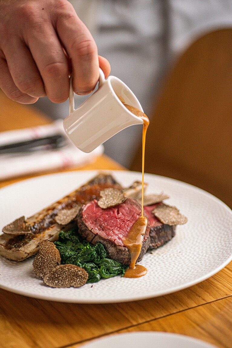 Koneser Grill 店内。