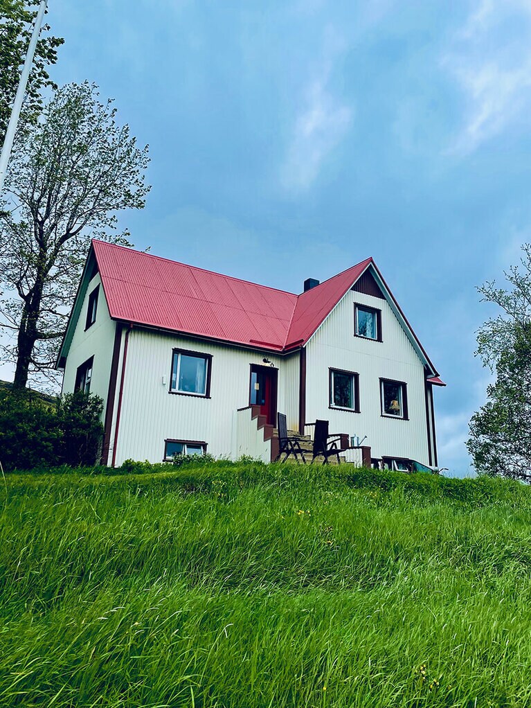 ポツンとゲストハウス。