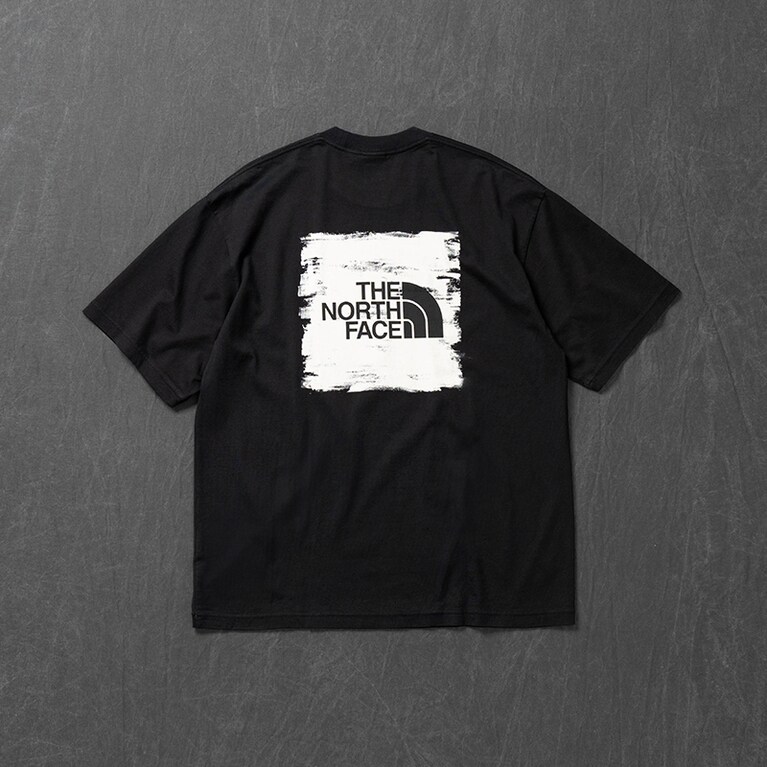 京都の染色工場・京都紋付との協業によるTシャツコレクション（5,500円）。