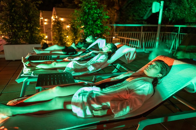 プレミアム外気浴エリア「ルアーナ」は事前予約制で10,000円。