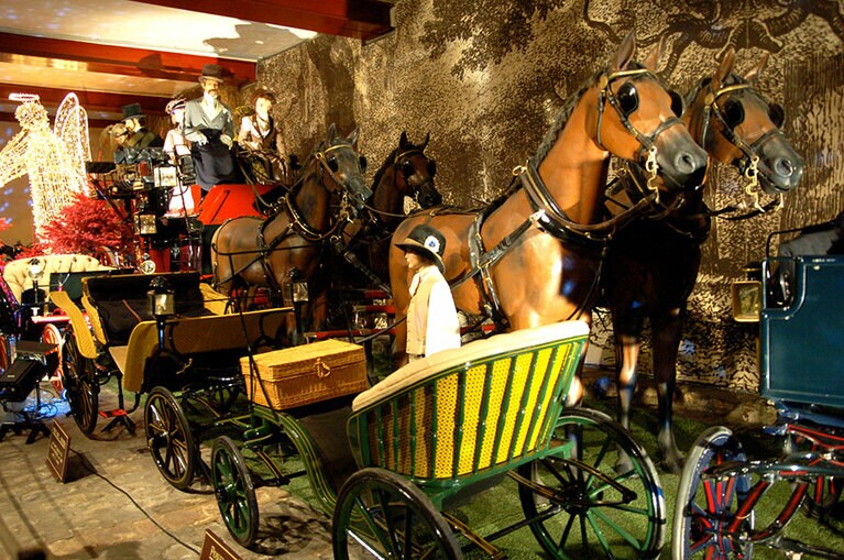 常設の馬車美術館。