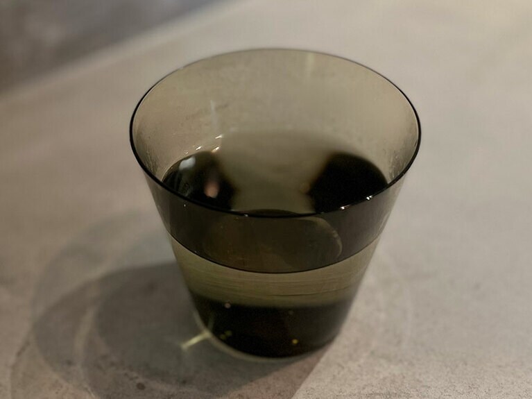 かき氷屋さんで嬉しい白湯。