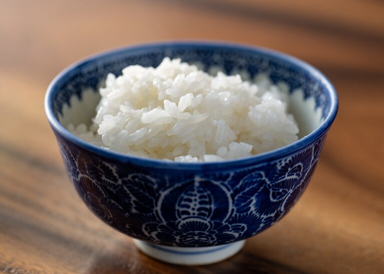 魚沼産コシヒカリをつやつやでふっくらと炊き上げたご飯。