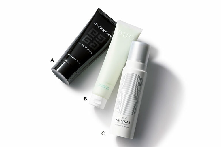 A：化粧水をつけたような洗い上がり。ソワン ノワール リチュアル ネトワイヤージュ 175mL 13,500円／パルファム ジバンシイ  B：敏感肌にも優しい。デュオ ザ 薬用バイタルバリアウォッシュ［医薬部外品］110g 3,000円／プレミアアンチエイジング  C：泡立たないタイプ。センサイ SP クリアジェルウォッシュ 145mL 5,500円／カネボウ化粧品