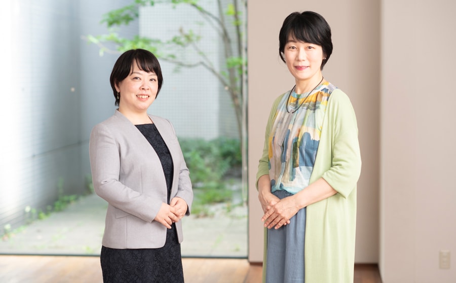 JICA人間開発部で保健事業に携わる小野智子さん(左)と、医師・小説家として活躍する南 杏子さん(右）。