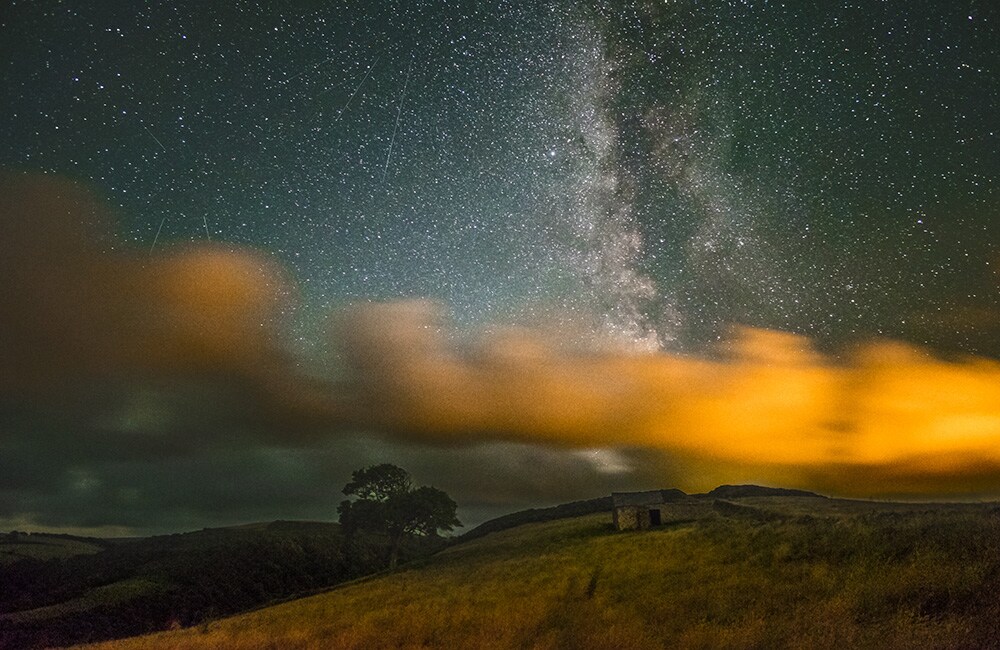 一度は体感したい星明かりで歩けそうなエクスムア国立公園の夜空。