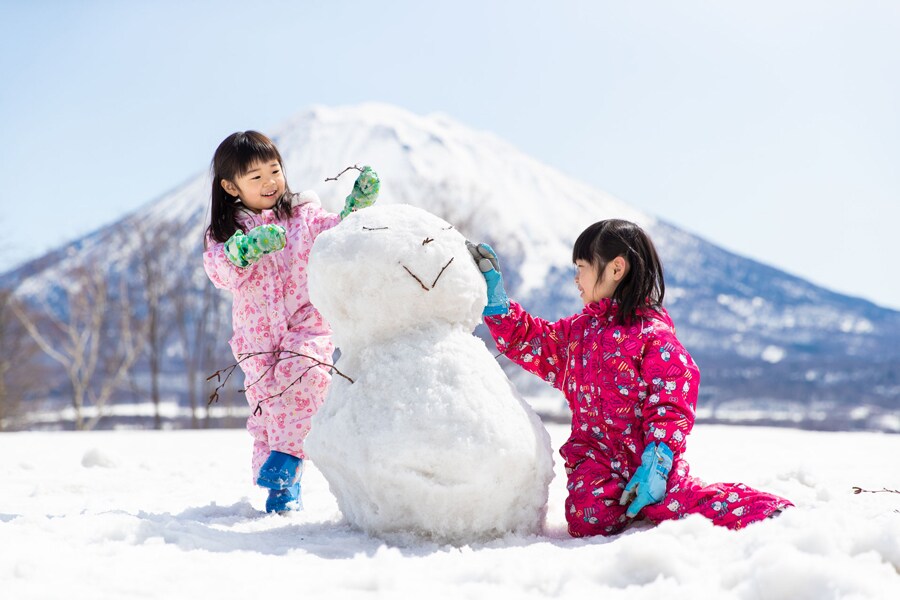 子供も大人も、冬のニセコに行けば自由な笑顔がこぼれます！