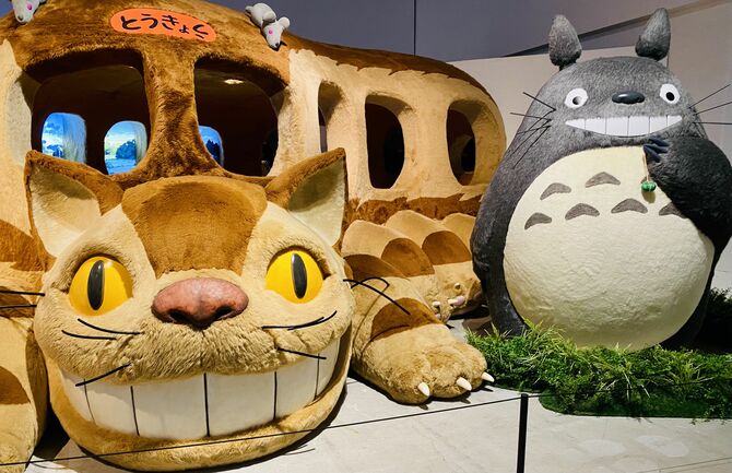 ネコバスとトトロ ©Studio Ghibli