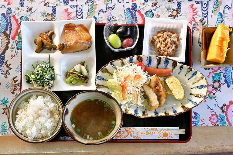 素朴でほっと心がなごむ朝ごはん。