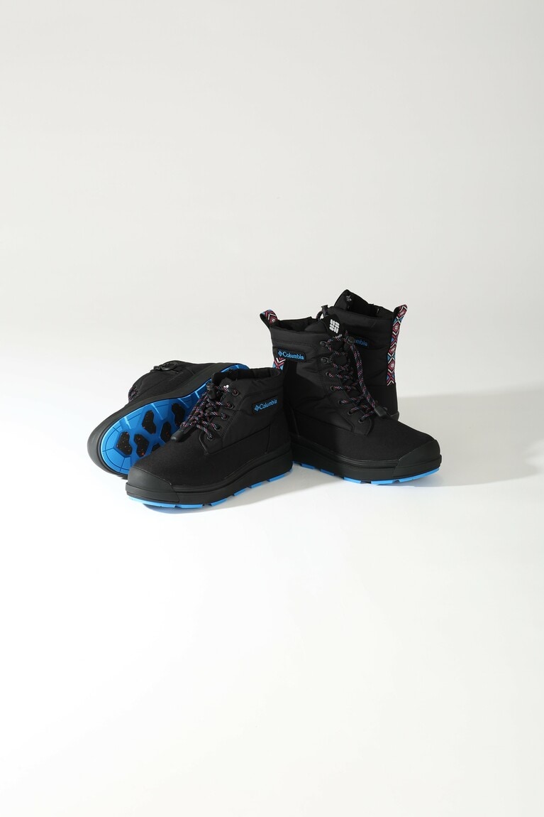 （左）サップランド フォー チャッカ ウォータープルーフ オムニヒートインフィニティ フォルティウス 23,000円。サイズ：23〜29cm（ハーフサイズはなし、1cm刻み）、カラー：Black　（右）サップランド フォー ウォータープルーフ オムニヒートインフィニティ フォルティウ 25,000円。サイズ：23〜29cm（ハーフサイズはなし、1cm刻み）、カラー：Black