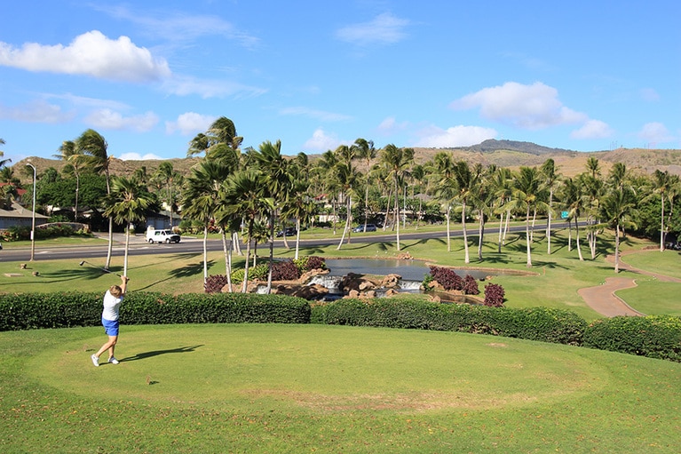 ウォーターハザードと段差がある最後の難関、18番ホール。レイアウトが美しいシグニチャーホールでもある。