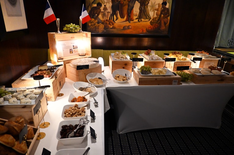 ジャン＝イヴ・ボルディエ氏の美味なるチーズがずらり！