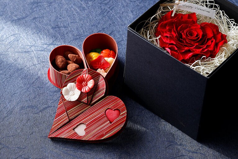 「恋かさね」。