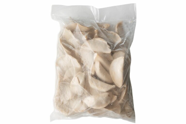 梁さんの焼き餃子(羊肉と大根)〈50個入り〉2,250円／OZ