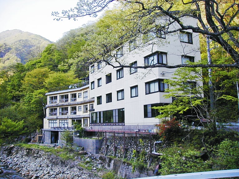 川古温泉 浜屋旅館［群馬／川古温泉］外観。