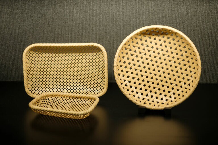 由布院に工房を構える竹聲館のクラフト作品も手に入る。