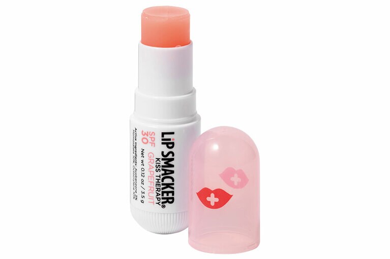化粧直しにぴったり。色付きリップ SPF30 2.72ドル。