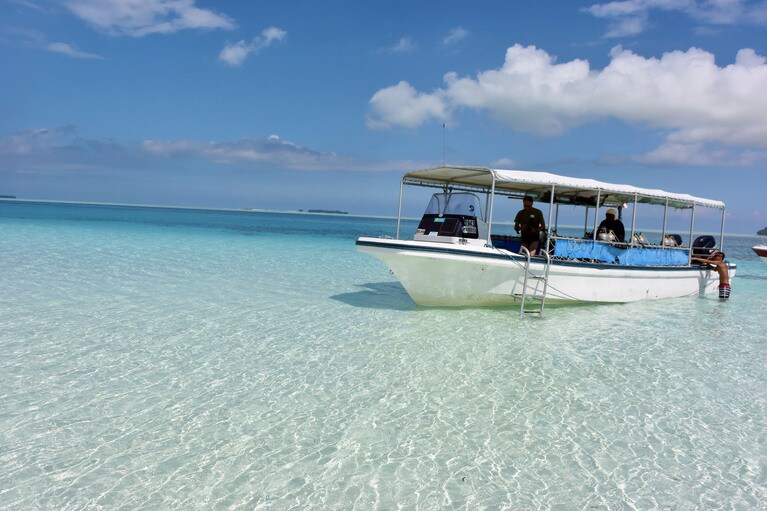 ダイビングの合間やランチ休憩に絶景ポイントへ立ち寄ることも。